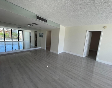 336 Golfview Road - Photo Thumbnail 3