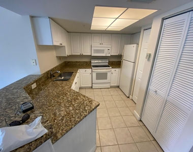 1100 S Crestwood Court S - Photo Thumbnail 4