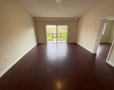 1100 S Crestwood Court S - Photo Thumbnail 3