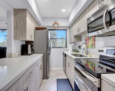 665 Enfield Street - Photo Thumbnail 8