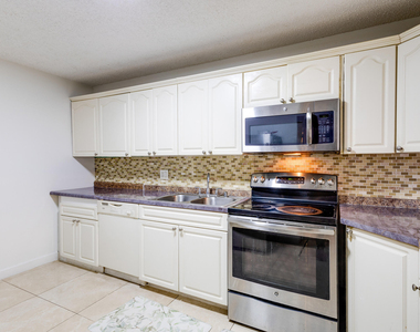 4245 S Landar Drive - Photo Thumbnail 9