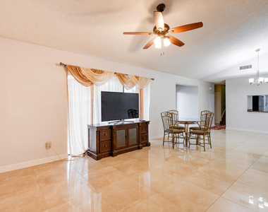 4245 S Landar Drive - Photo Thumbnail 6