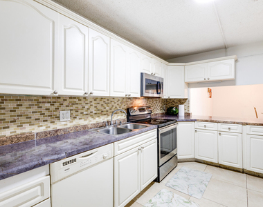 4245 S Landar Drive - Photo Thumbnail 8