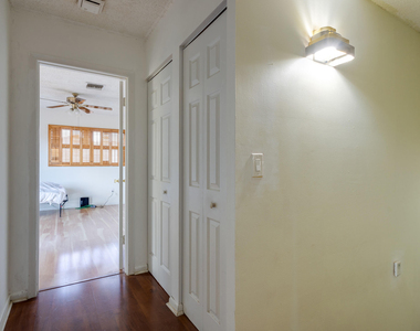 4245 S Landar Drive - Photo Thumbnail 25