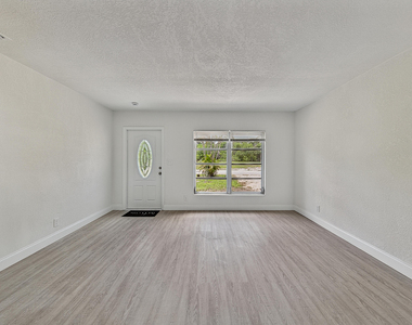 317 Sw 19th Street - Photo Thumbnail 9