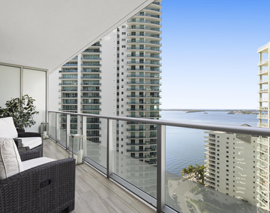 1300 Brickell Bay - Photo Thumbnail 12
