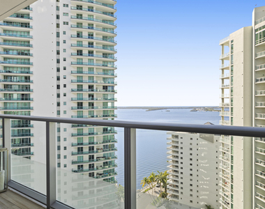 1300 Brickell Bay - Photo Thumbnail 13