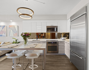 1300 Brickell Bay - Photo Thumbnail 4