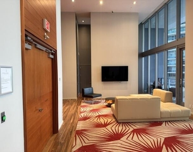 1300 Brickell Bay - Photo Thumbnail 30