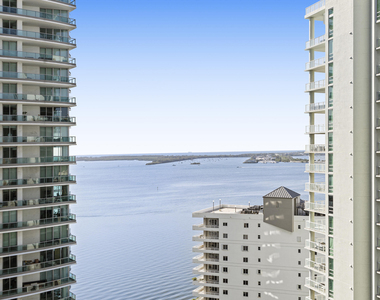 1300 Brickell Bay - Photo Thumbnail 14