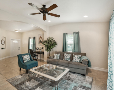 3021 Nw 21st Court - Photo Thumbnail 4
