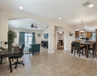 3021 Nw 21st Court - Photo Thumbnail 5