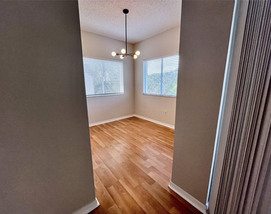 7085 Nova Drive - Photo Thumbnail 4