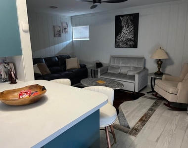 5900 Nw 82nd Circle - Photo Thumbnail 8