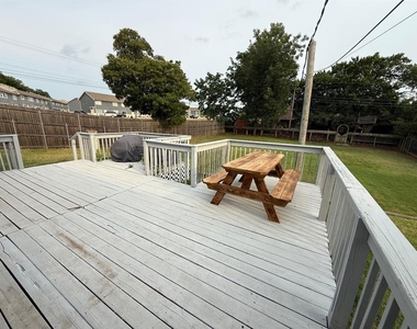 5900 Nw 82nd Circle - Photo Thumbnail 23