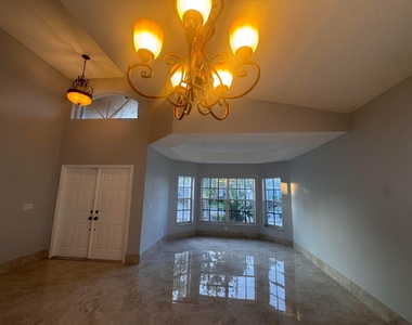 4044 Nw 62nd Court - Photo Thumbnail 2