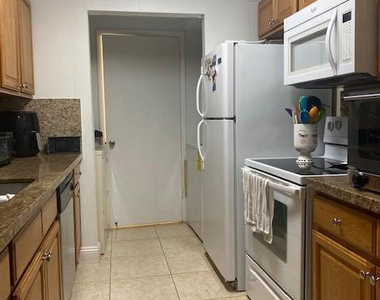 4096 N Pine Island Road N - Photo Thumbnail 9