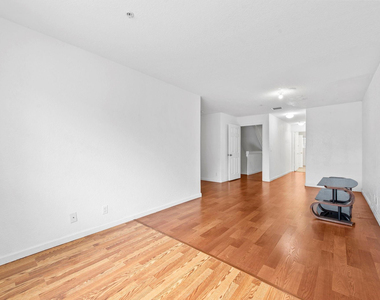 1425 Nw 36th Way - Photo Thumbnail 6