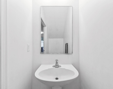 1425 Nw 36th Way - Photo Thumbnail 4