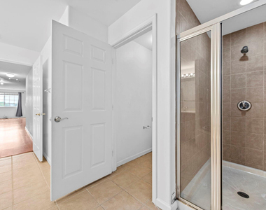 1425 Nw 36th Way - Photo Thumbnail 8