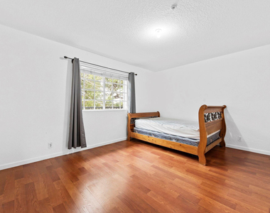 1425 Nw 36th Way - Photo Thumbnail 12