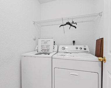 1425 Nw 36th Way - Photo Thumbnail 11