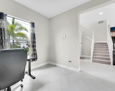 5530 Macoon Way - Photo Thumbnail 10