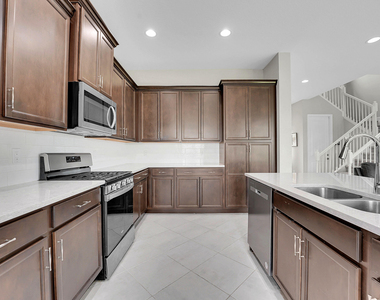 5530 Macoon Way - Photo Thumbnail 8