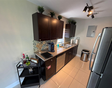 608 Ne 29th Drive - Photo Thumbnail 8