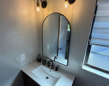 608 Ne 29th Drive - Photo Thumbnail 16