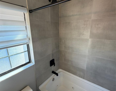 608 Ne 29th Drive - Photo Thumbnail 17
