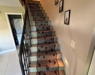 608 Ne 29th Drive - Photo Thumbnail 11