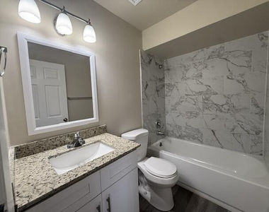 4393 Windsor Avenue - Photo Thumbnail 8
