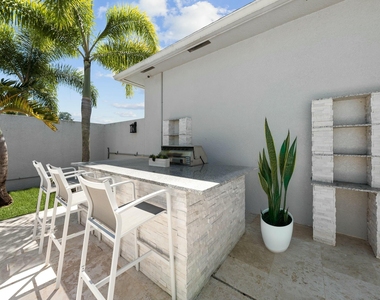 15503 Temple Boulevard - Photo Thumbnail 46