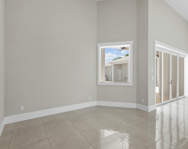 15503 Temple Boulevard - Photo Thumbnail 20