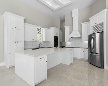 15503 Temple Boulevard - Photo Thumbnail 13