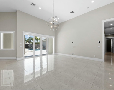 15503 Temple Boulevard - Photo Thumbnail 19