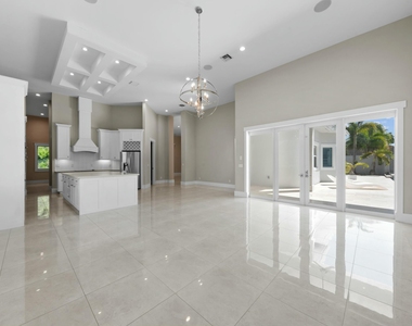 15503 Temple Boulevard - Photo Thumbnail 21