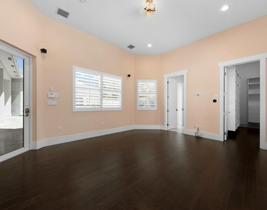 15503 Temple Boulevard - Photo Thumbnail 42