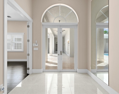15503 Temple Boulevard - Photo Thumbnail 7