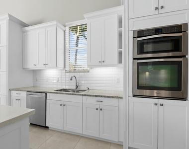 15503 Temple Boulevard - Photo Thumbnail 16