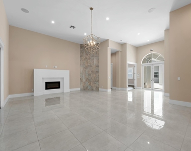 15503 Temple Boulevard - Photo Thumbnail 10