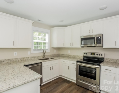 117 Fort Worth Avenue - Photo Thumbnail 3