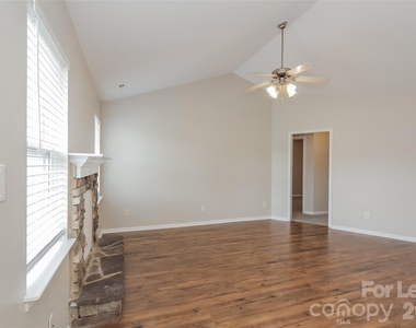 2117 Sebastiani Drive - Photo Thumbnail 6