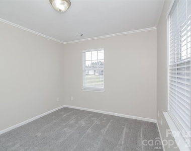 2117 Sebastiani Drive - Photo Thumbnail 9