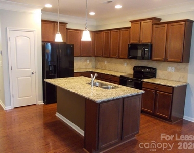 9525 Burford Lane Nw - Photo Thumbnail 4