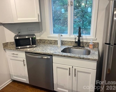 433 W 8th Street - Photo Thumbnail 22