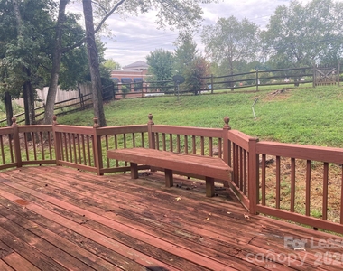 3506 Briarthorne Drive - Photo Thumbnail 10