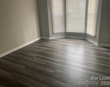 3506 Briarthorne Drive - Photo Thumbnail 8