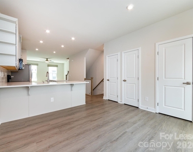 413 Spearfield Lane - Photo Thumbnail 11